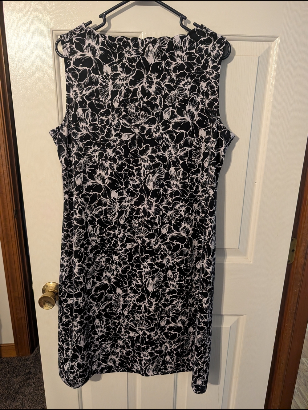 Talbot's Sleeveless Black and White Floral Shift Dress